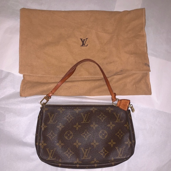 Authentic Vintage Louis Vuitton Pouchette! - Picture 7 of 7